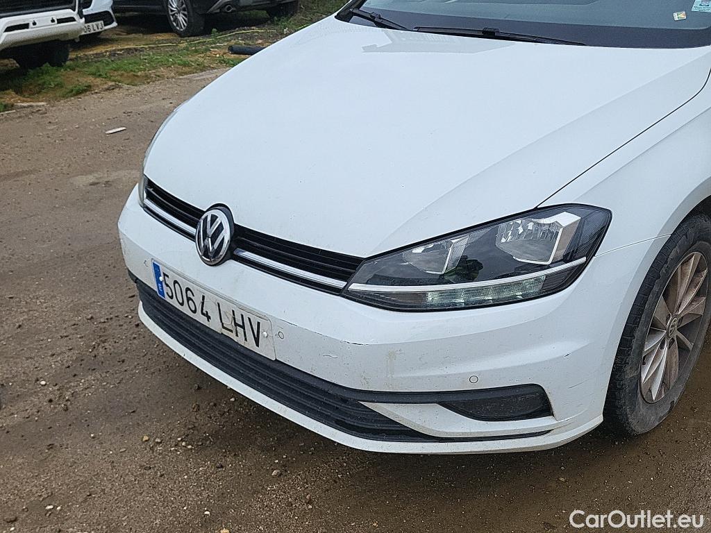 Volkswagen  Golf  VOLKSWAGEN / 2016 / 5P / berlina con portón Last Edition 1.6 TDI 85kW (115CV) #3