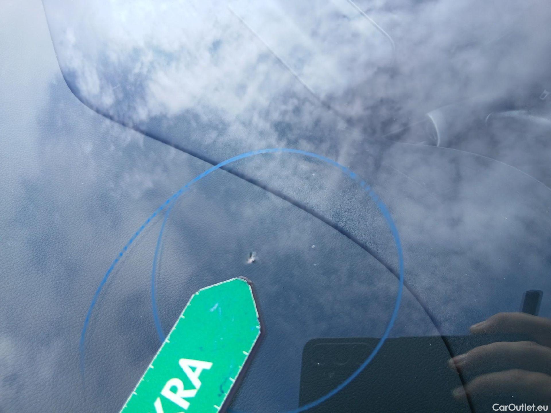  Toyota  C-HR TOYOTA  / 2019 / 5P / todoterreno 1.8 125H Advance #17