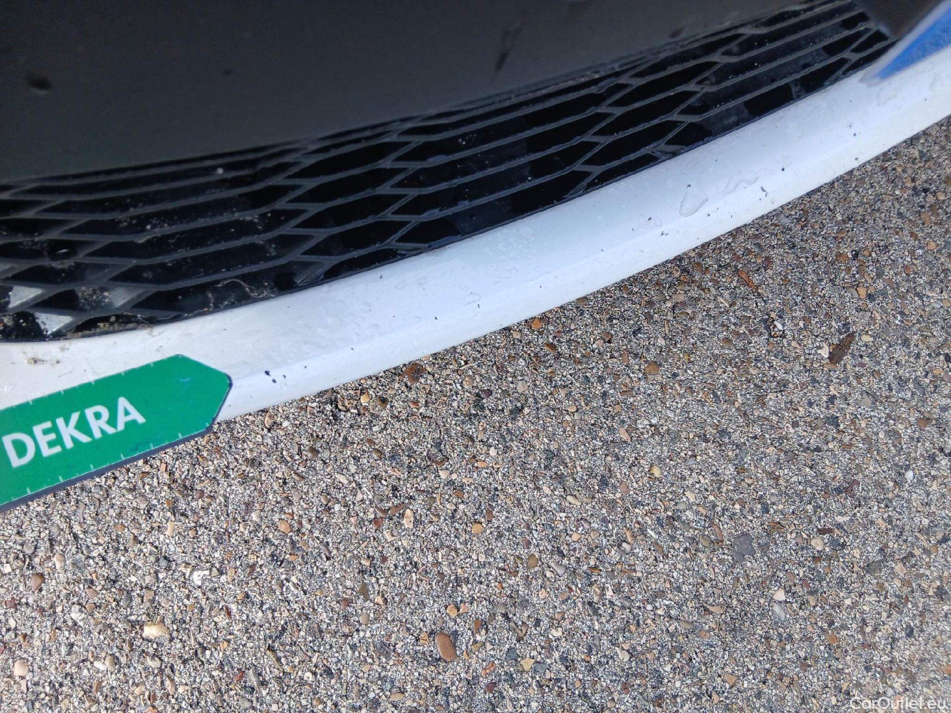  Toyota  C-HR TOYOTA  / 2019 / 5P / todoterreno 1.8 125H Advance #23