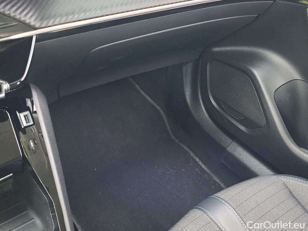  Peugeot  2008 PEUGEOT  / 2019 / 5P / todoterreno Allure BlueHDI 81kW (110CV) #29