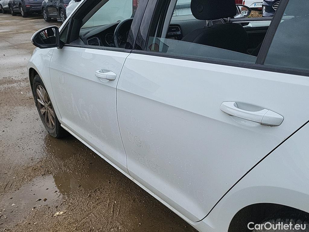  Volkswagen  Golf  VOLKSWAGEN / 2016 / 5P / berlina con portón Last Edition 1.6 TDI 85kW (115CV) #11