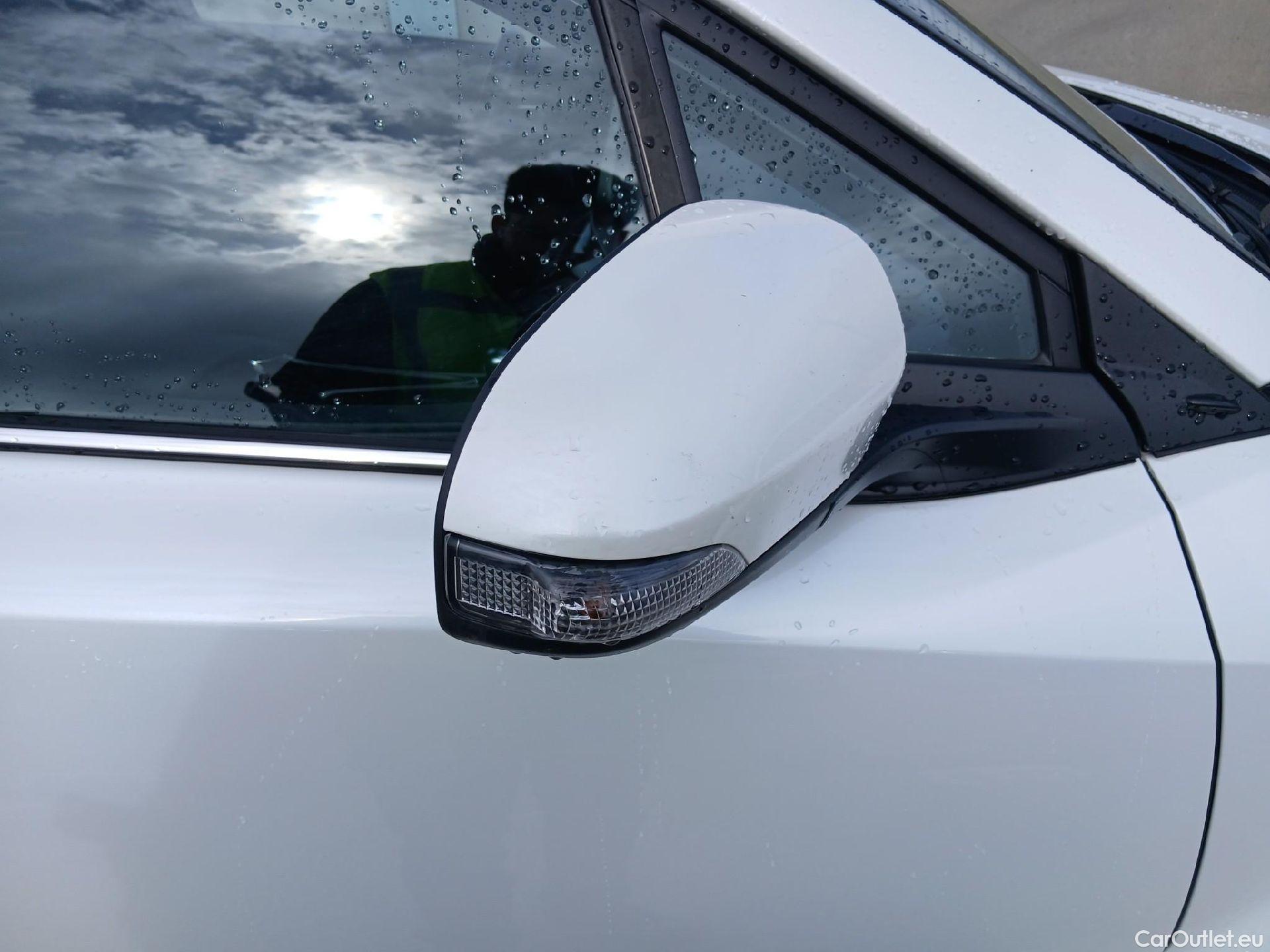  Toyota  C-HR TOYOTA  / 2019 / 5P / todoterreno 1.8 125H Advance #44