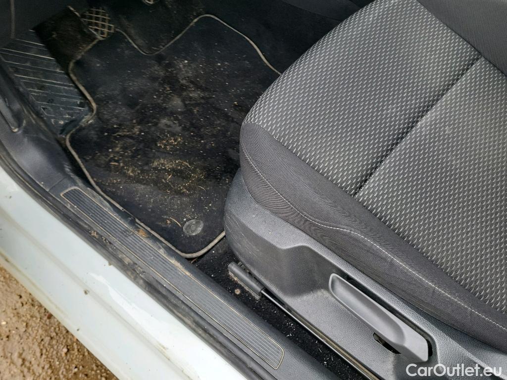  Volkswagen  Golf  VOLKSWAGEN / 2016 / 5P / berlina con portón Last Edition 1.6 TDI 85kW (115CV) #1