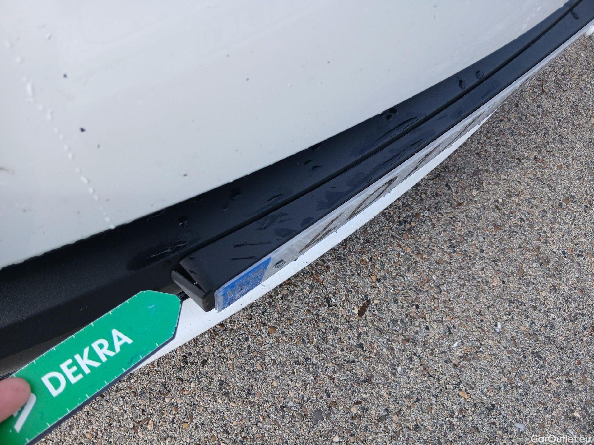  Toyota  C-HR TOYOTA  / 2019 / 5P / todoterreno 1.8 125H Advance #25