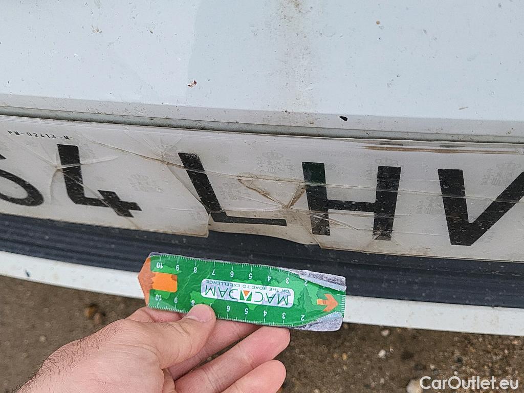  Volkswagen  Golf  VOLKSWAGEN / 2016 / 5P / berlina con portón Last Edition 1.6 TDI 85kW (115CV) #15