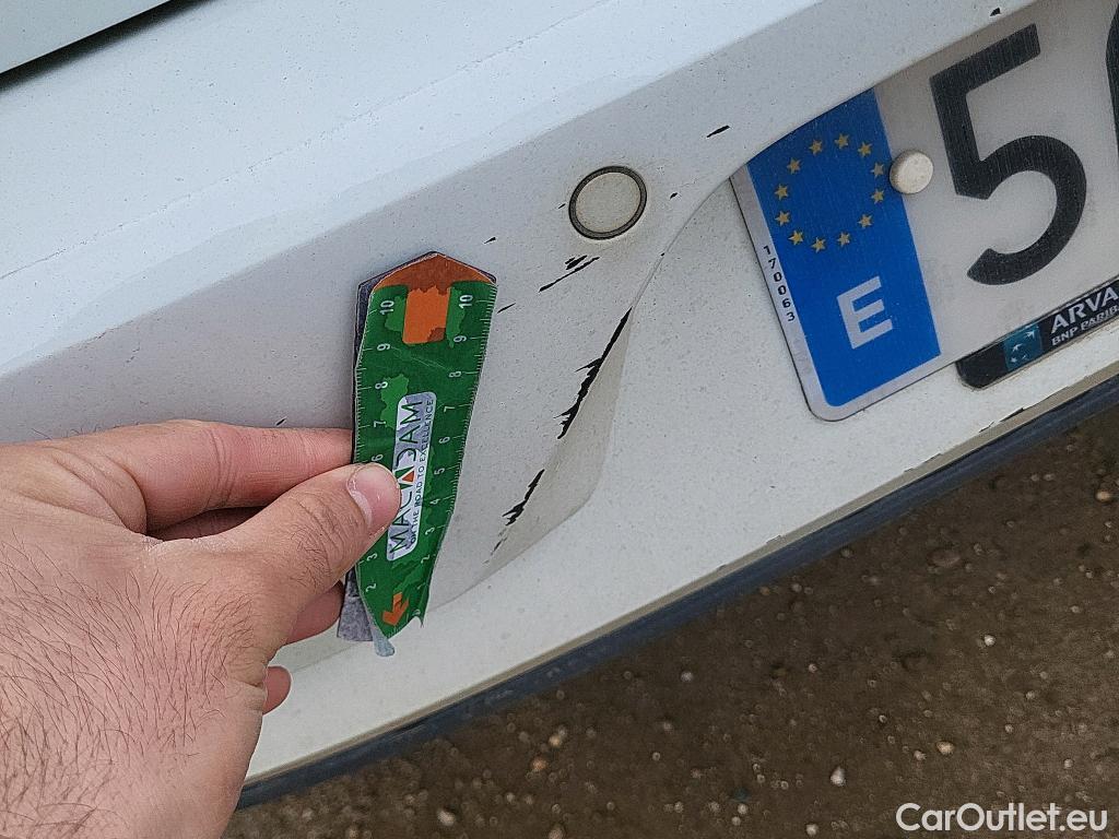  Volkswagen  Golf  VOLKSWAGEN / 2016 / 5P / berlina con portón Last Edition 1.6 TDI 85kW (115CV) #13