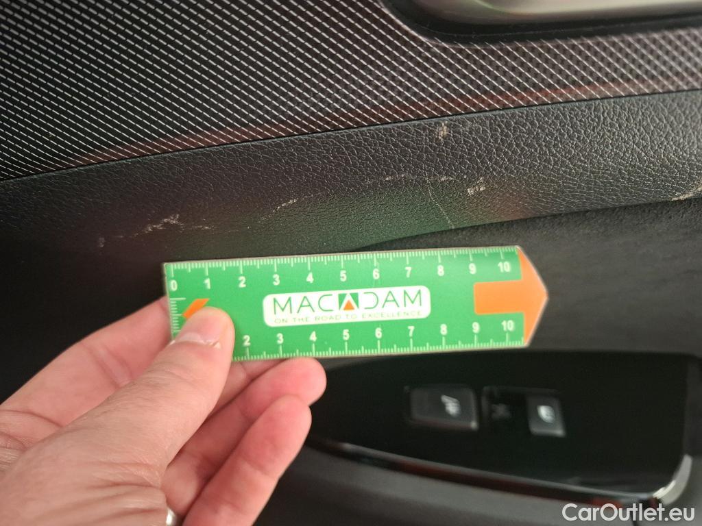  KIA  Sportage KIA  / 2021 / 5P / SUV 1.6 T-GDI 265 PHEV AUTO 4WD GT-L PREM BU #4