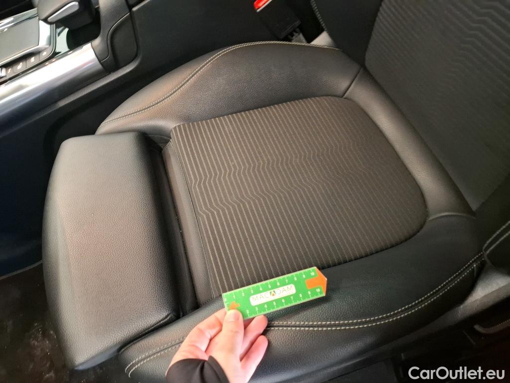  Mercedes  GLA MERCEDES-BENZ  / 2020 / 5P / SUV 2.0  200 D BUSINESS LINE DCT #28