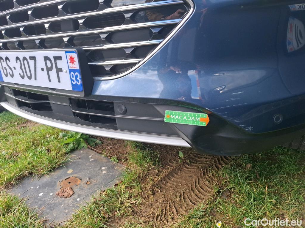  Ford  Kuga FORD  / 2019 / 5P / SUV 2.5 190 hybrid Flexifuel Pshift Titanium #1