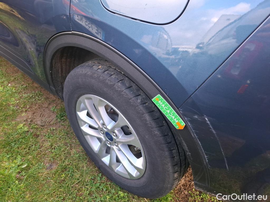  Ford  Kuga FORD  / 2019 / 5P / SUV 2.5 190 hybrid Flexifuel Pshift Titanium #28