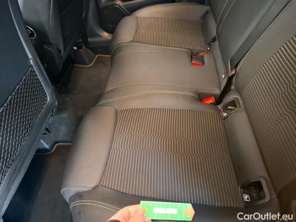  Mercedes  GLA MERCEDES-BENZ  / 2020 / 5P / SUV 2.0  200 D BUSINESS LINE DCT #29