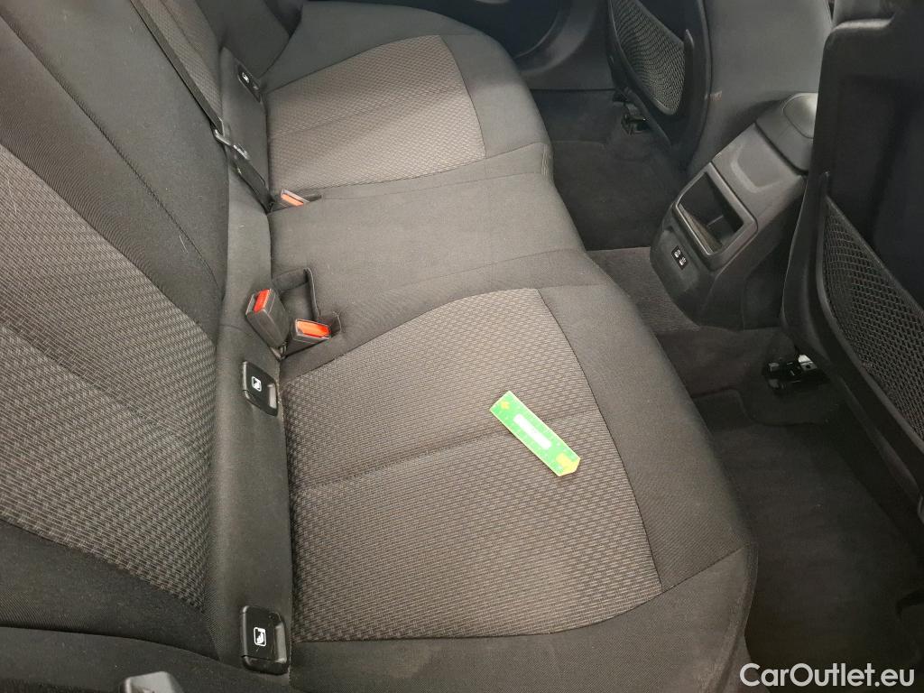  Bmw  Serie 1 BMW Série 1 / 2019 / 5P / Berline 116i Business Design #9