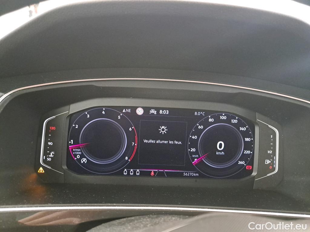  Volkswagen  Tiguan VOLKSWAGEN  / 2020 / 5P / SUV 1.5 TSI 130 BMV6 Active(SP) #15