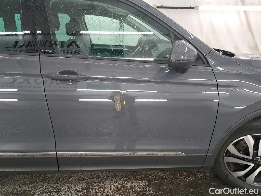  Volkswagen  Tiguan VOLKSWAGEN  / 2020 / 5P / SUV 1.5 TSI 130 BMV6 Active(SP) #1