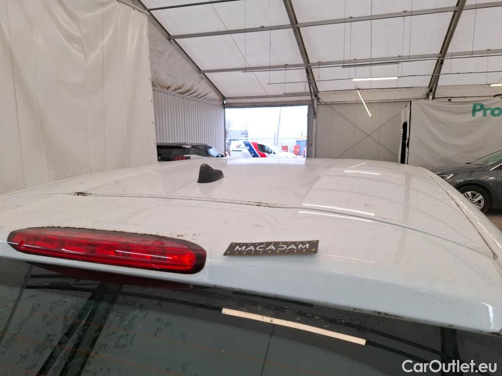  Peugeot  208 PEUGEOT  5p Berline BLUEHDI 100 ¤6.c S&S ACTIVE BUSINESS #25