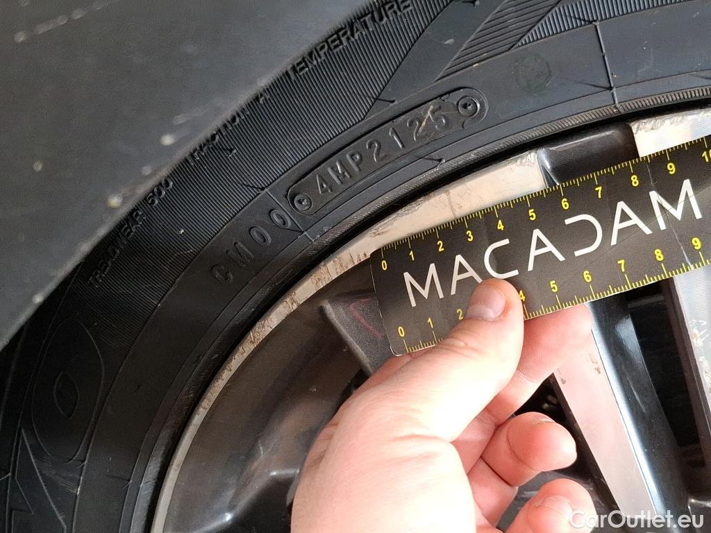  Peugeot  3008 PEUGEOT  2020 5P SUV 1.6 HYBRID 225 EAT8 Allure Pack #20