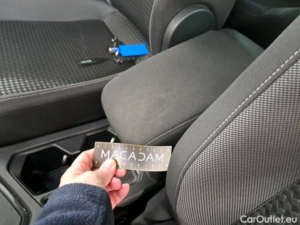  Volkswagen  Tiguan VOLKSWAGEN  / 2020 / 5P / SUV 1.5 TSI 130 BMV6 Active(SP) #12