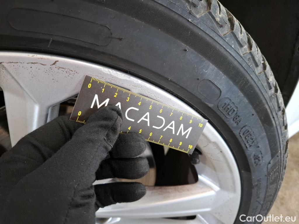  Audi  A3 AUDI  Sportback / 2020 / 5P / Berline 35 TFSI 150 MHEV S Tronic Business Line #25