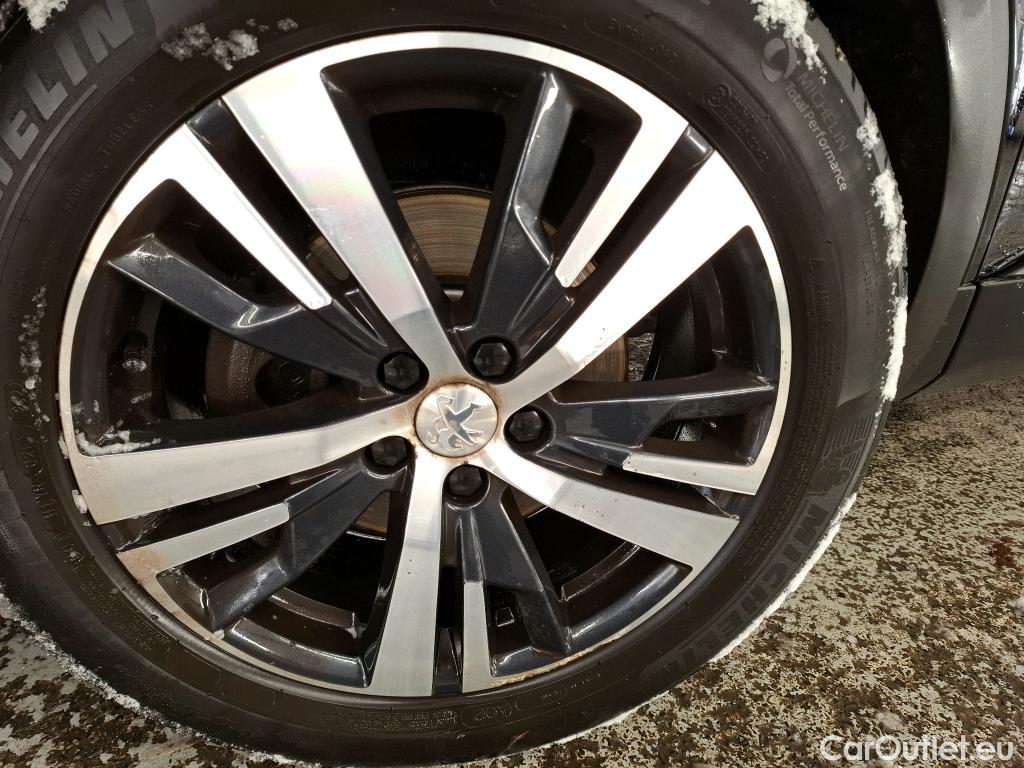  Peugeot  3008 PEUGEOT  / 2016 / 5P / SUV BlueHDi 130 S&S EAT8 ALLURE #29