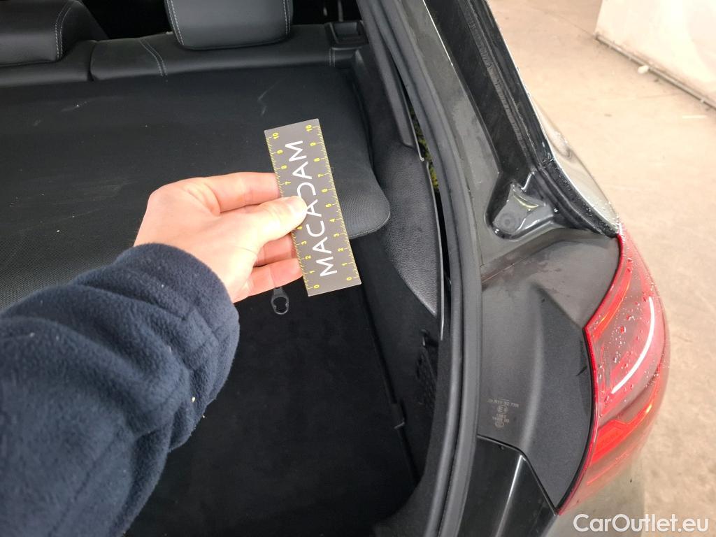  Mercedes  A-Klasse MERCEDES-BENZ Classe A Compact / 2022 / 5P / Berline A 200 Business Line 7G-DCT #38