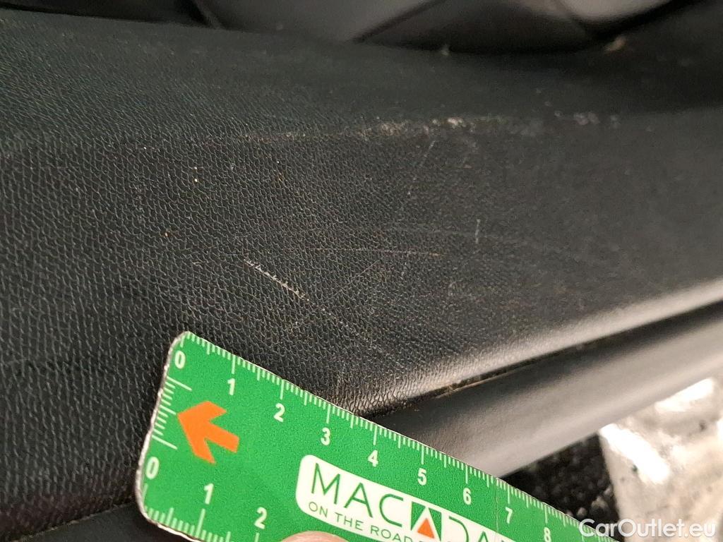  Peugeot  3008 PEUGEOT  / 2016 / 5P / SUV BlueHDi 130 S&S EAT8 ALLURE #14