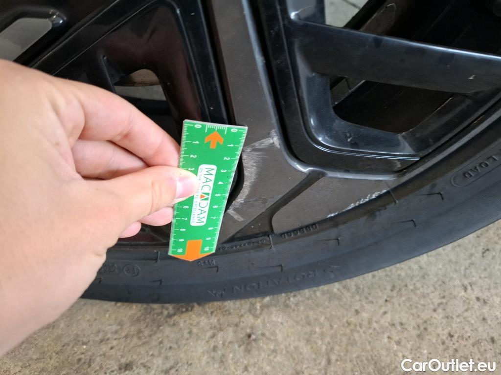  Citroen  C4  Berline Shine 1.2 PureTech 130CV BVA8 E6d #9