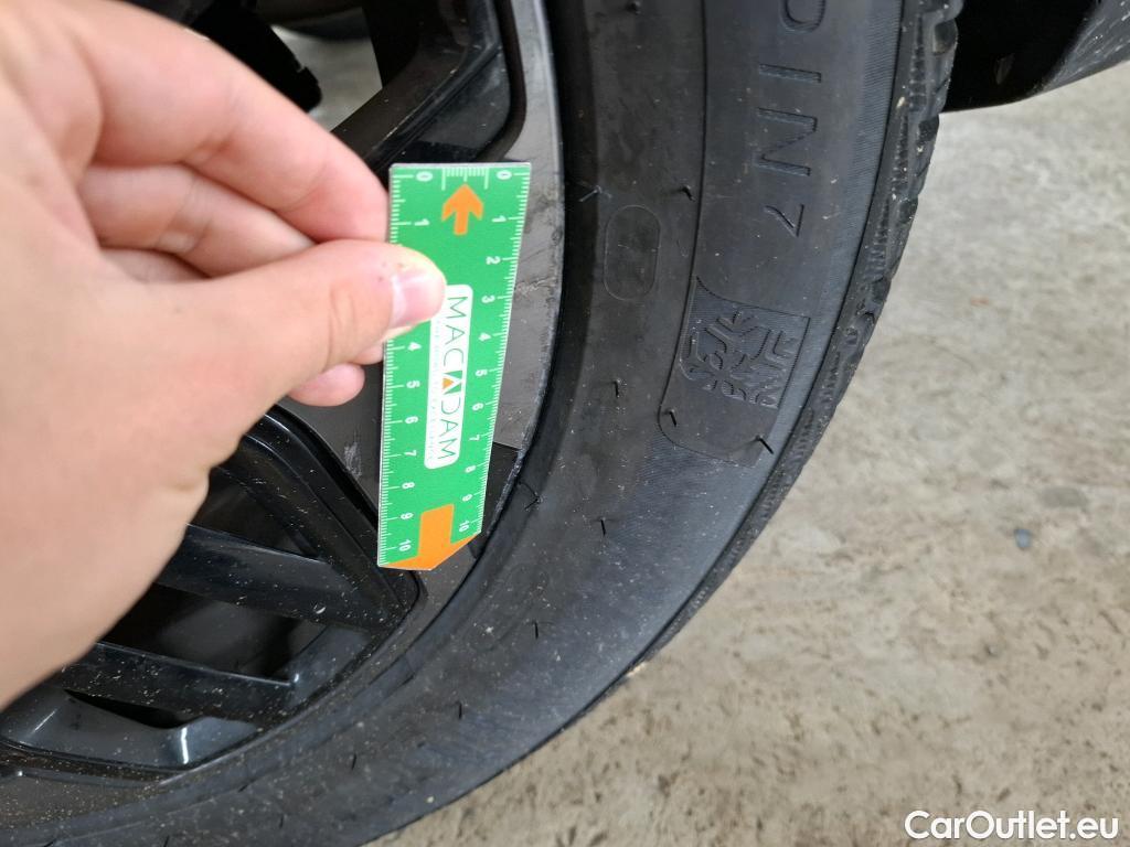  Citroen  C4  Berline Shine 1.2 PureTech 130CV BVA8 E6d #15