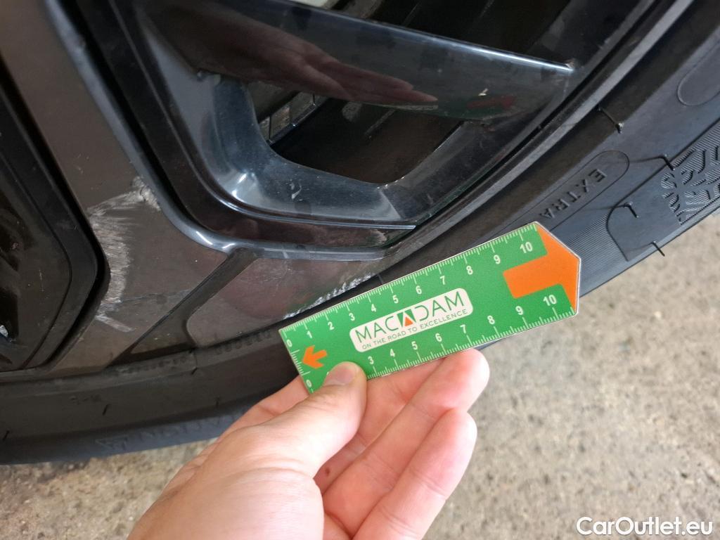  Citroen  C4  Berline Shine 1.2 PureTech 130CV BVA8 E6d #10