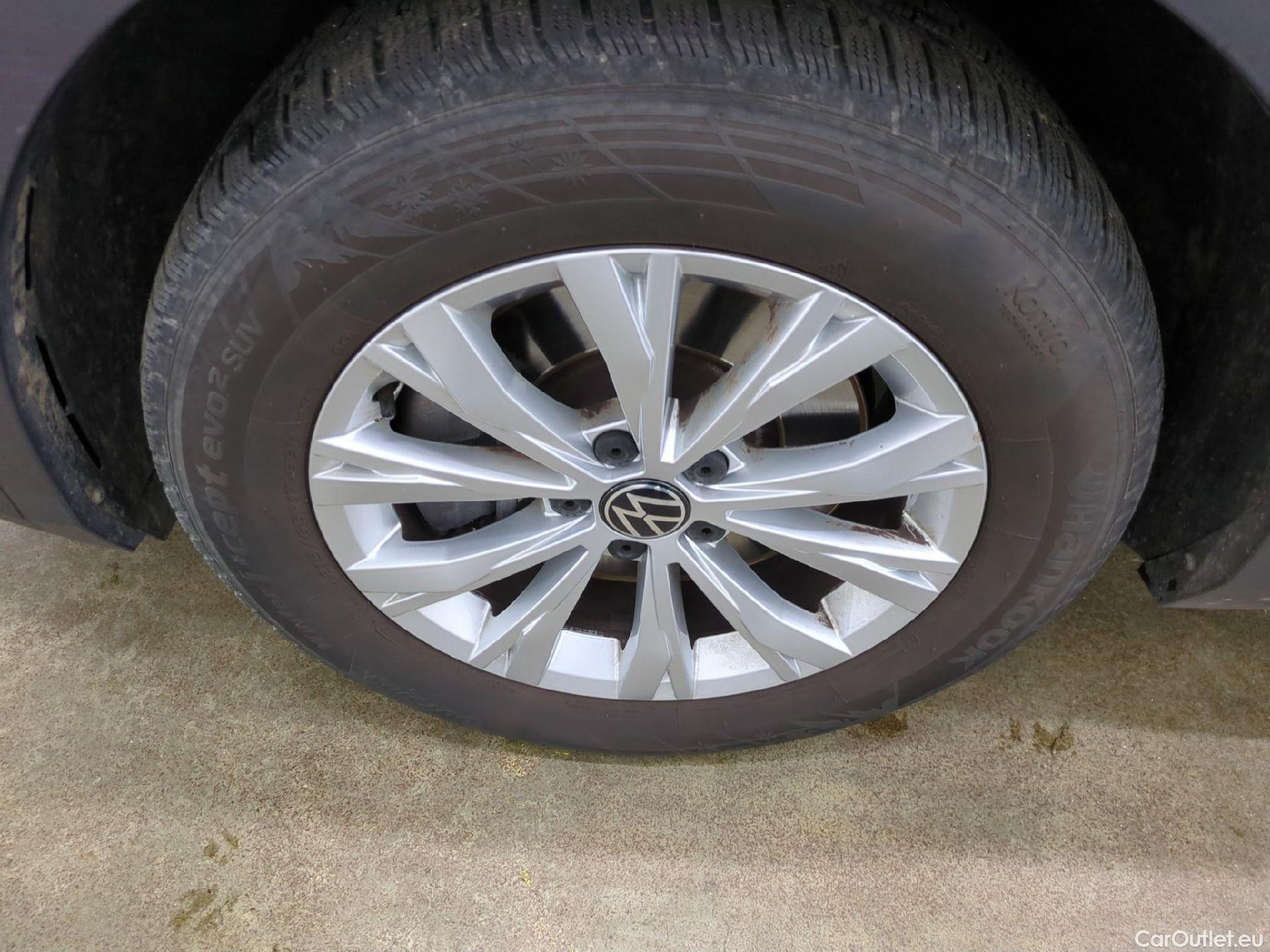  Volkswagen  Tiguan VOLKSWAGEN  / 2020 / 5P / SUV 1.4 eHybrid 245 DSG6 Life Business #4