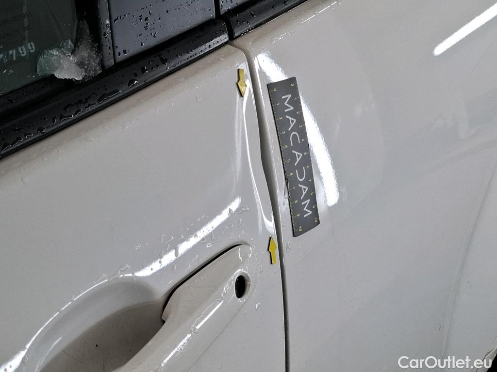  Toyota  Yaris TOYOTA  Hybride / 2019 / 5P / Berline Hybride 116h Dynamic Business Stage Acad #2