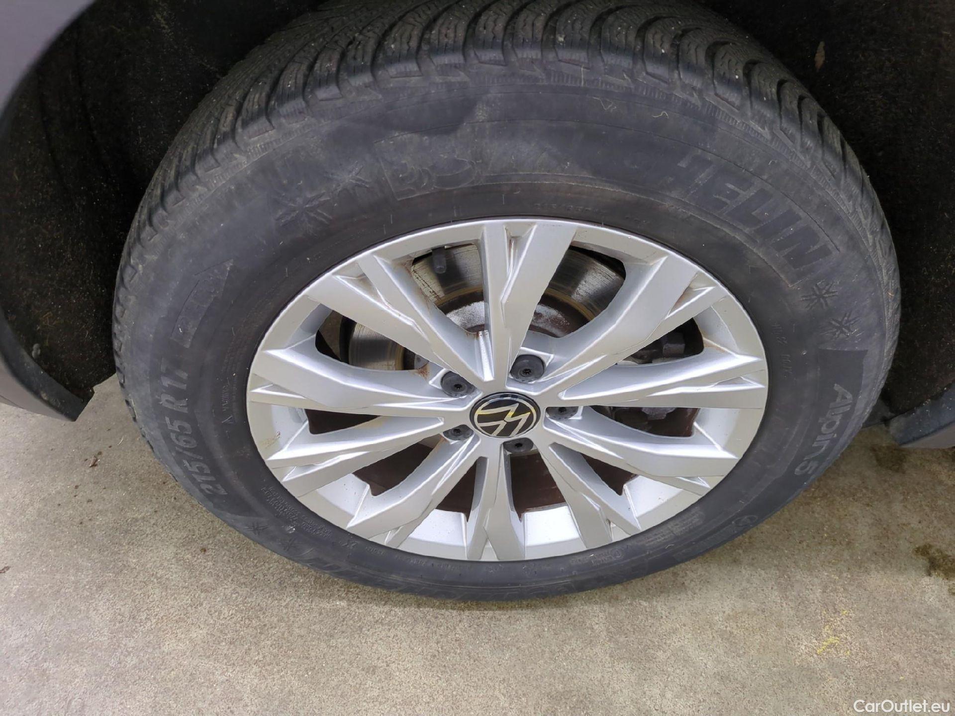  Volkswagen  Tiguan VOLKSWAGEN  / 2020 / 5P / SUV 1.4 eHybrid 245 DSG6 Life Business #6