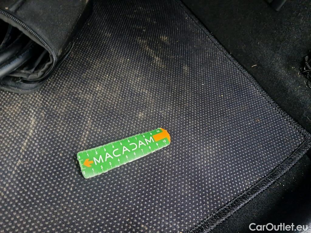  Mercedes  GLA MERCEDES-BENZ  / 2020 / 5P / SUV 1.3  250 e AMG LINE DCT #4