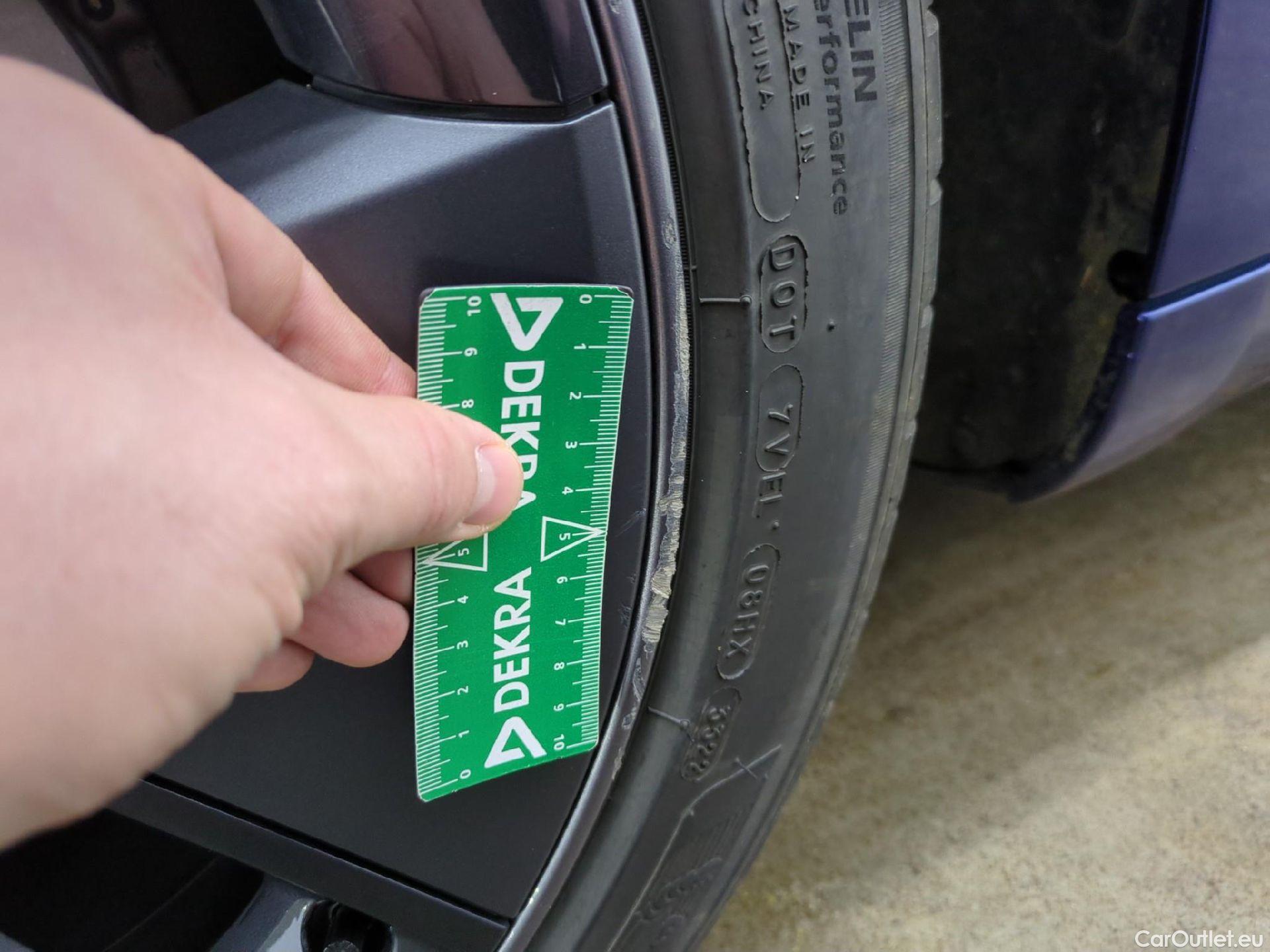  Tesla  Model 3 TESLA  / 2018 / 4P / Berline Grande Autonomie #17