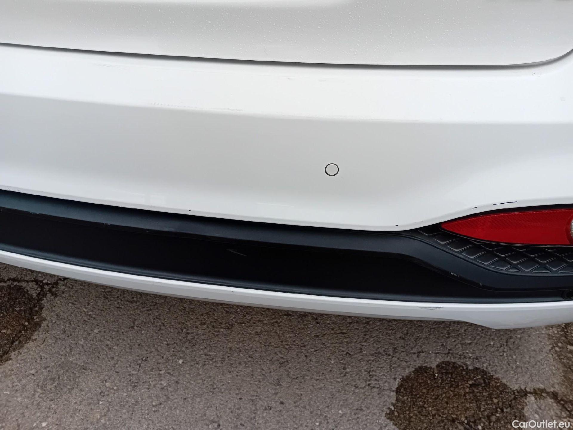  Hyundai  i20 HYUNDAI  / 2018 / 5P / berlina con portón 1.0 TGDI 74kW (100CV) Tecno LE(SP)(SL) #4