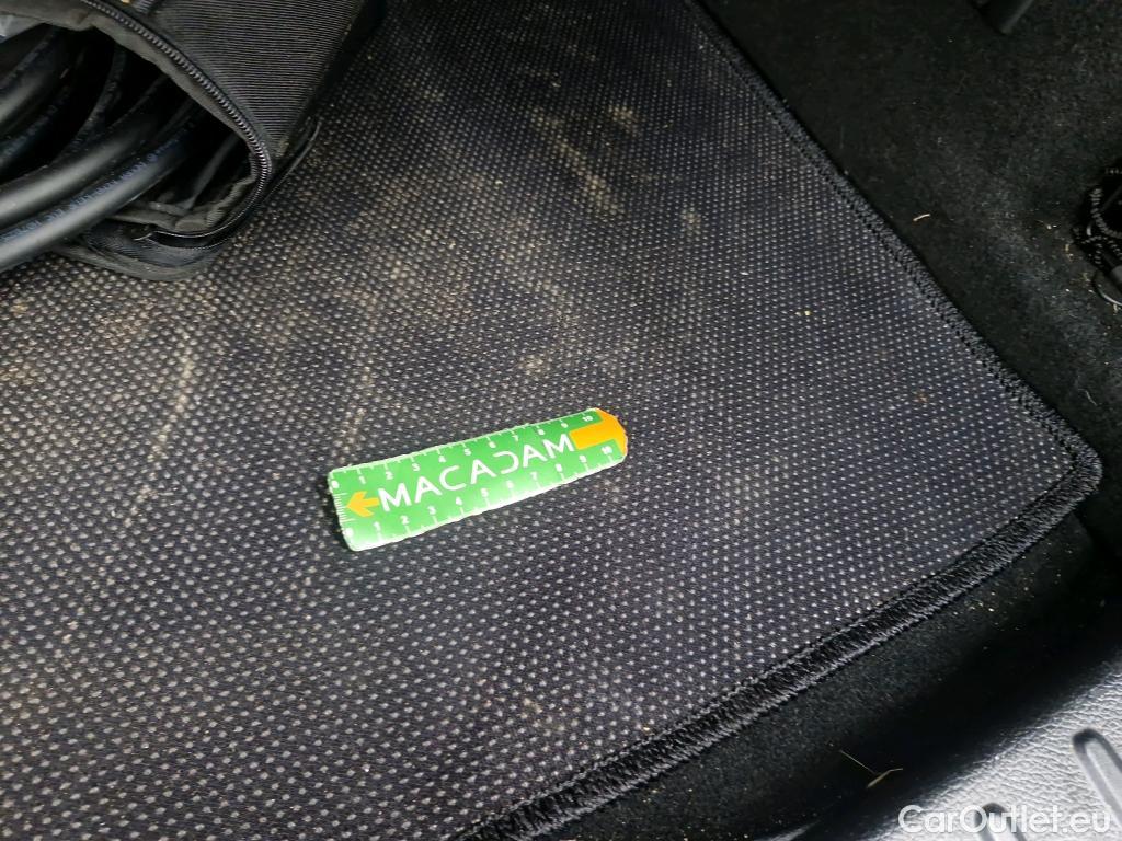  Mercedes  GLA MERCEDES-BENZ  / 2020 / 5P / SUV 1.3  250 e AMG LINE DCT #5