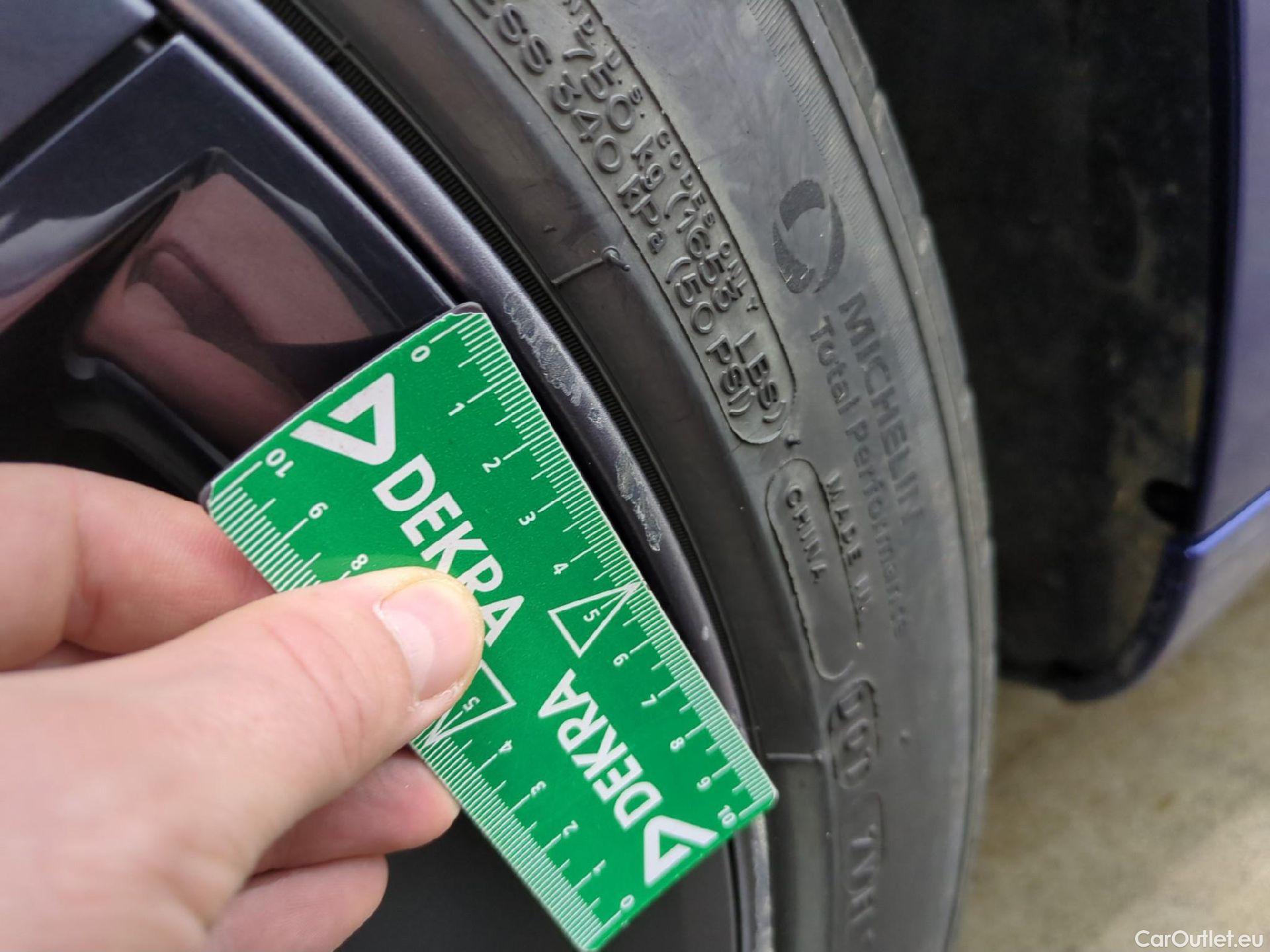  Tesla  Model 3 TESLA  / 2018 / 4P / Berline Grande Autonomie #16