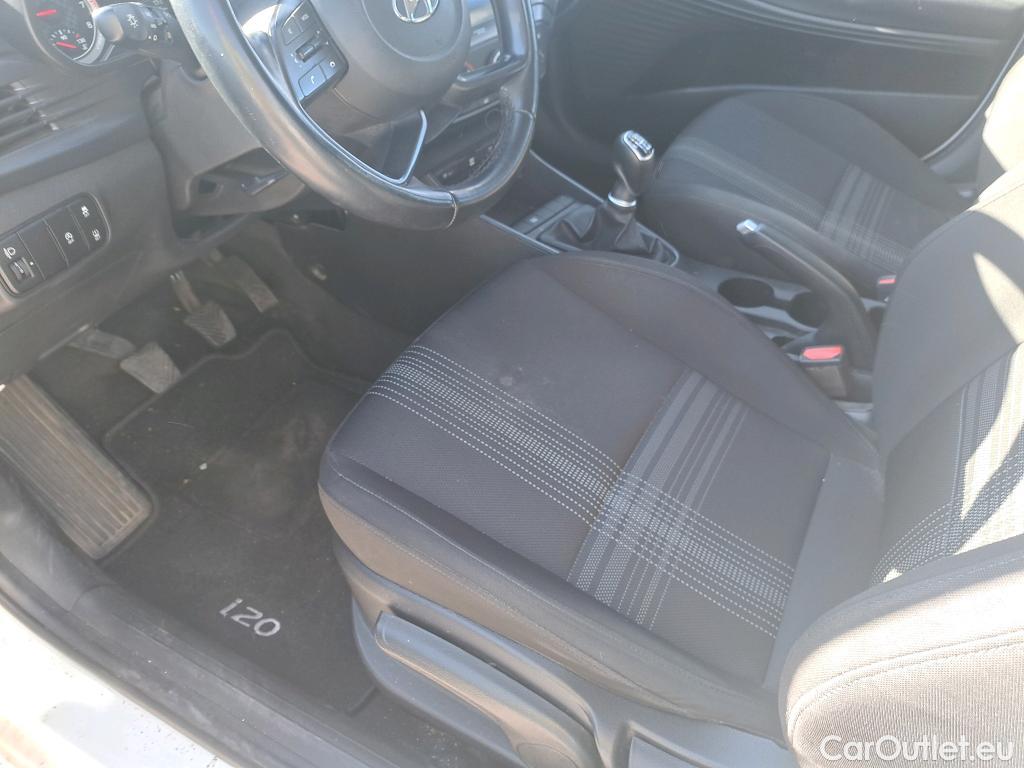  Hyundai  i20 HYUNDAI  / 2020 / 5P / berlina con portón 1.0 TGDI 74kW (100CV) 48V Essence #28