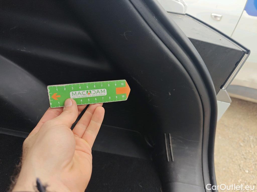  Hyundai   Ioniq HYUNDAI 5 / 2021 / 5P / todoterreno 58KWH Light RWD #20