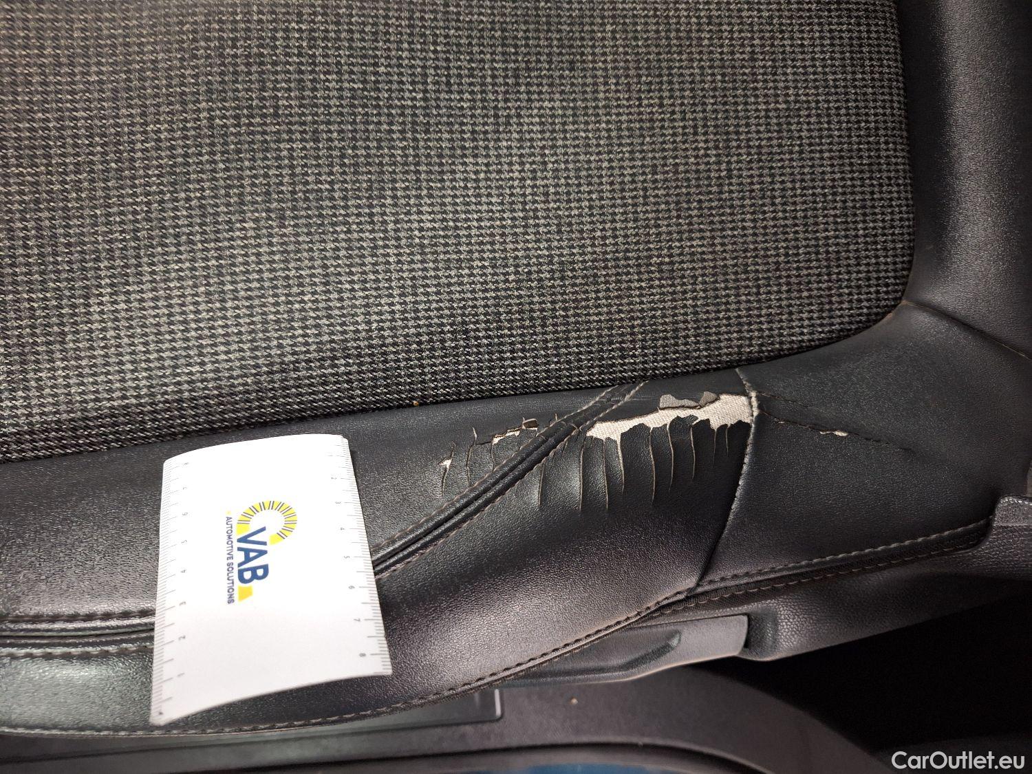  Peugeot  5008 Peugeot,  '16, Peugeot  1.5 BlueHDi 96kW S&S Allure 5d 7pl #41