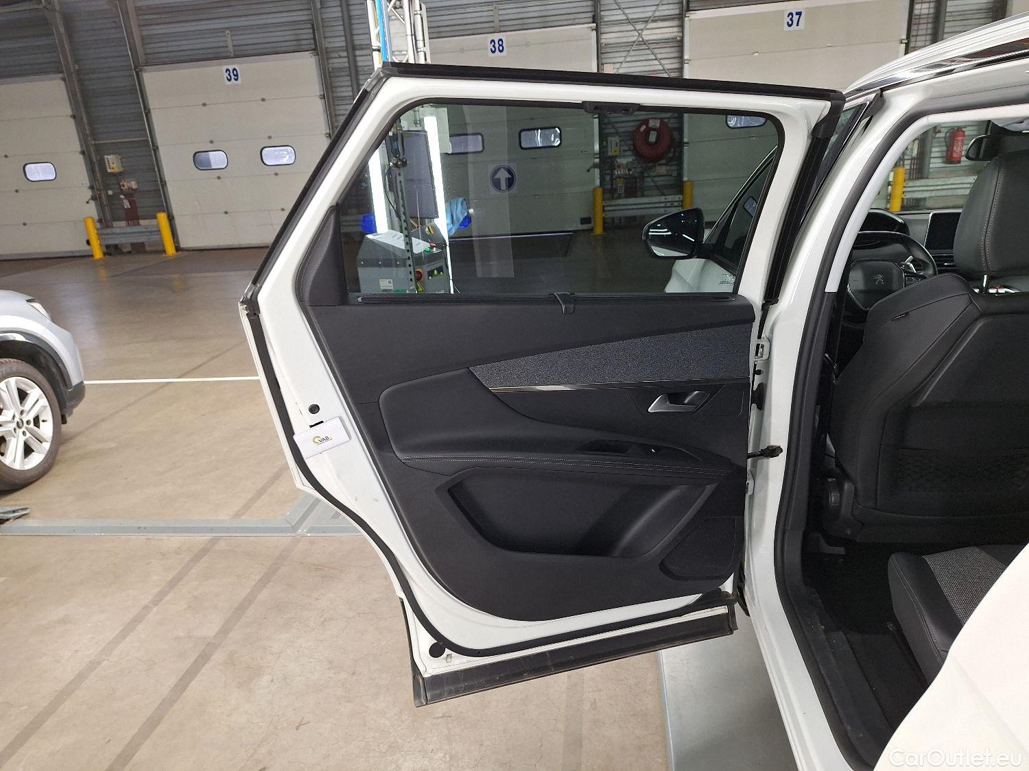  Peugeot  5008 Peugeot,  '16, Peugeot  1.5 BlueHDi 96kW S&S Allure 5d #23