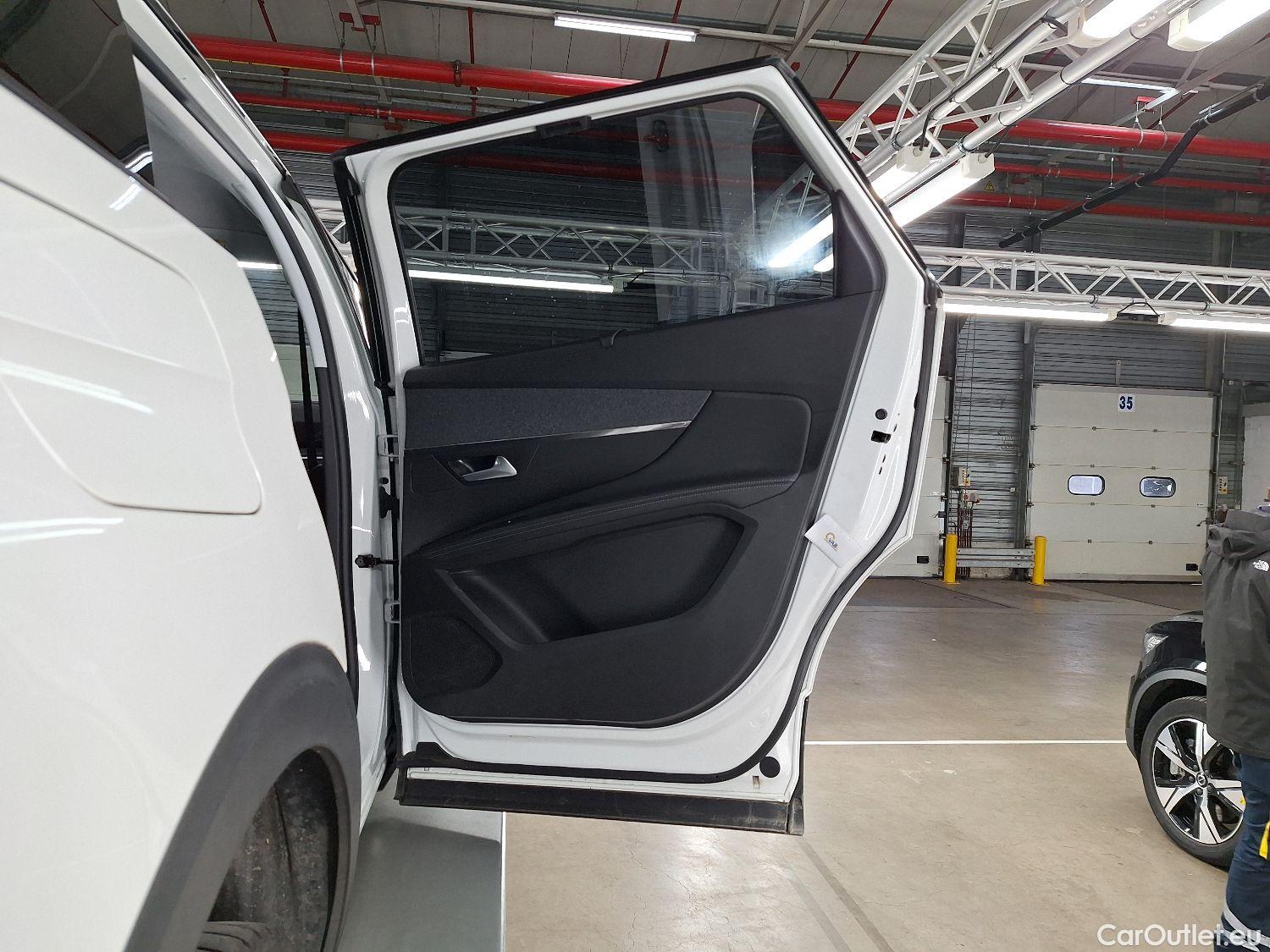  Peugeot  5008 Peugeot,  '16, Peugeot  1.5 BlueHDi 96kW S&S Allure 5d #19