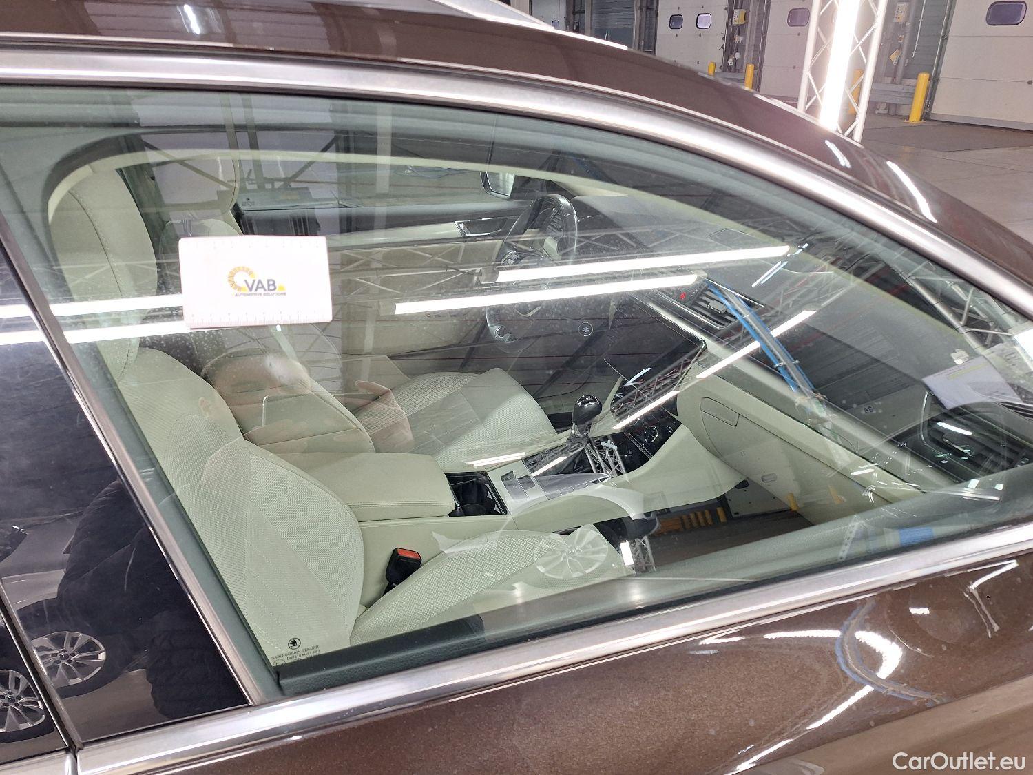  Skoda  Superb Skoda,  Combi FL'19, Skoda  Combi 1.4 TSI iV 160kW DSG6 Style 5d #26