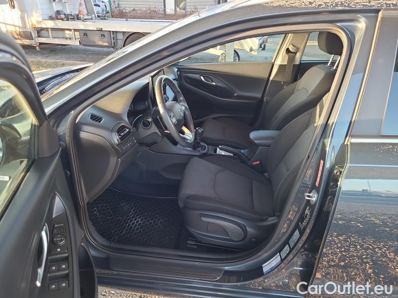  Hyundai  i30  (PD)(01.2017  ->)  kom.1.5TGDI FamilySmart AT #5