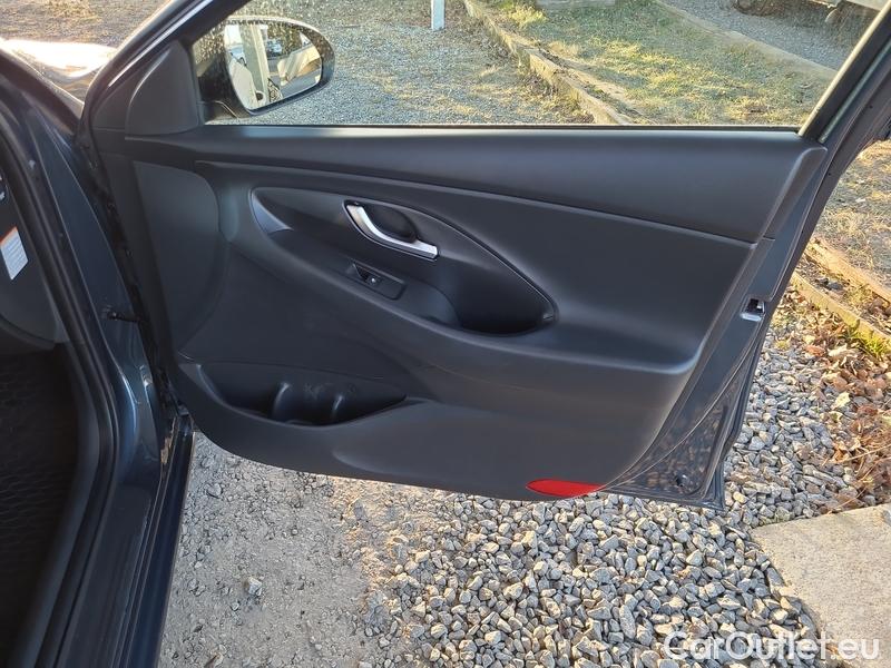  Hyundai  i30  (PD)(01.2017  ->)  kom.1.5TGDI FamilySmart AT #17