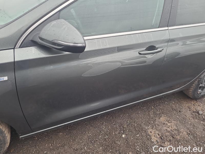  Hyundai  i30  Fastback (2018 ->)  FB 1.5TGDI 118 Smart AT #19