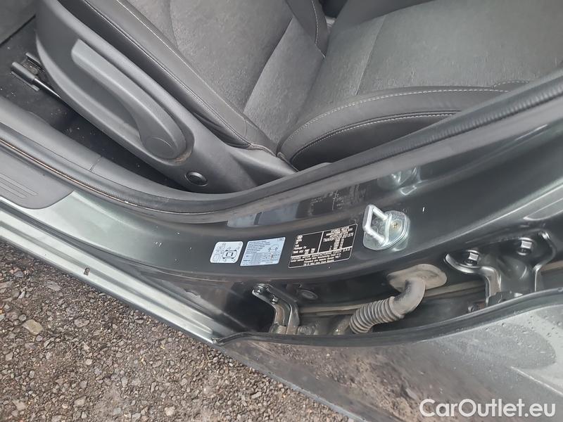  Hyundai  i30  Fastback (2018 ->)  FB 1.5TGDI 118 Smart AT #9