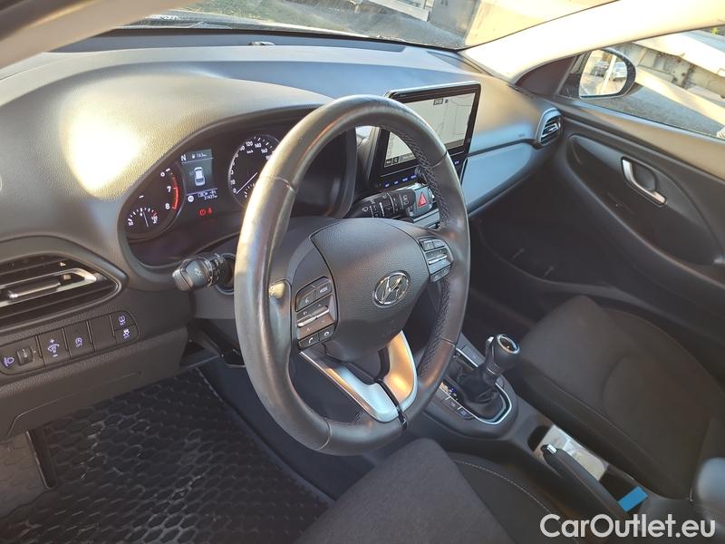  Hyundai  i30  (PD)(01.2017  ->)  kom.1.5TGDI FamilySmart AT #3