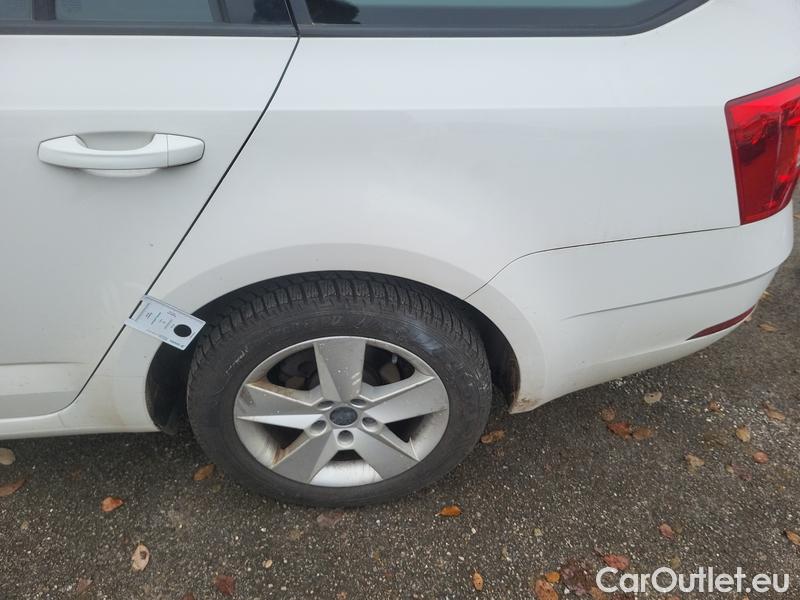  Skoda  Octavia  Combi  (5E5)(03.2017->)  Com TDI 110 Ambit. AT #18