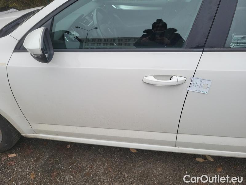  Skoda  Octavia  Combi  (5E5)(03.2017->)  Com TDI 110 Ambit. AT #11