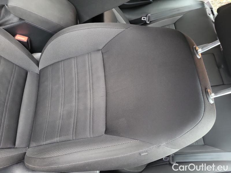  Skoda  Octavia  Combi  (5E5)(03.2017->)  Com TDI 110 Ambit. AT #8